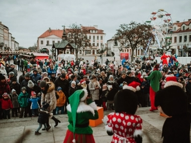 Wizyta Św. Mikołaja na Rynku w Rzeszowie, grudzień 2019 - 7