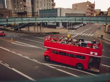 Atrakcje na wakacje: Wesoły Tonobus z DJ-em - 17