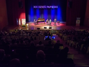 XIX Dzień Papieski - koncert Krzysztofa Kiljańskiego - 15